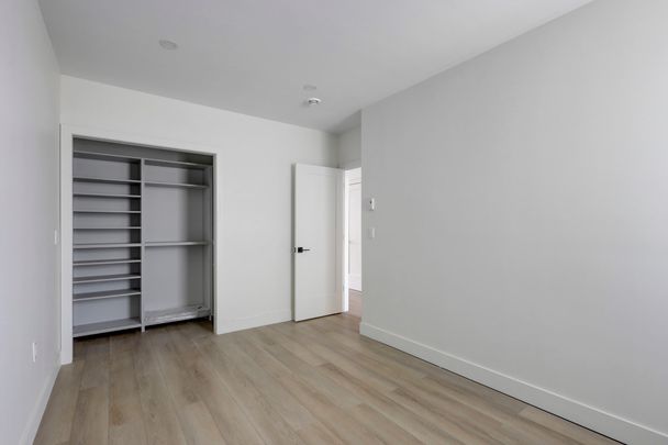 929 Rue de l'Église - Photo 1