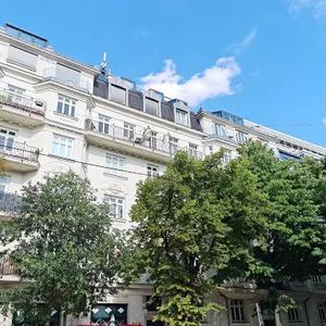 PRATERCOTTAGE, 137 m2 Altbauwohnung, 4 Zimmer, Küche, Wannenbad, Parketten, WG-geeignet, Schüttelstraße - Photo 2