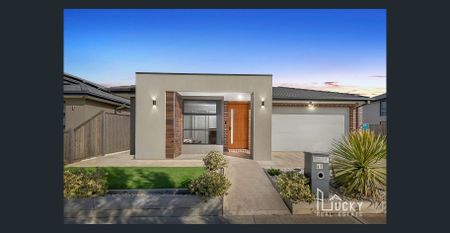 Close To All Amenities!! - Photo 4