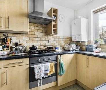 1 Bed Flat, Muirfield Close, RG1 - Photo 4