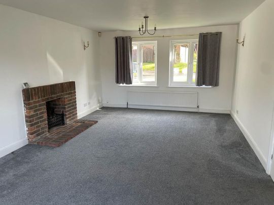 4 bedroom detached house to rent - Photo 1