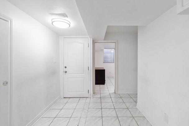 For Lease - 3073 Ireson Court Unit# Bsmnt, Mississauga, Ontario - Photo 1