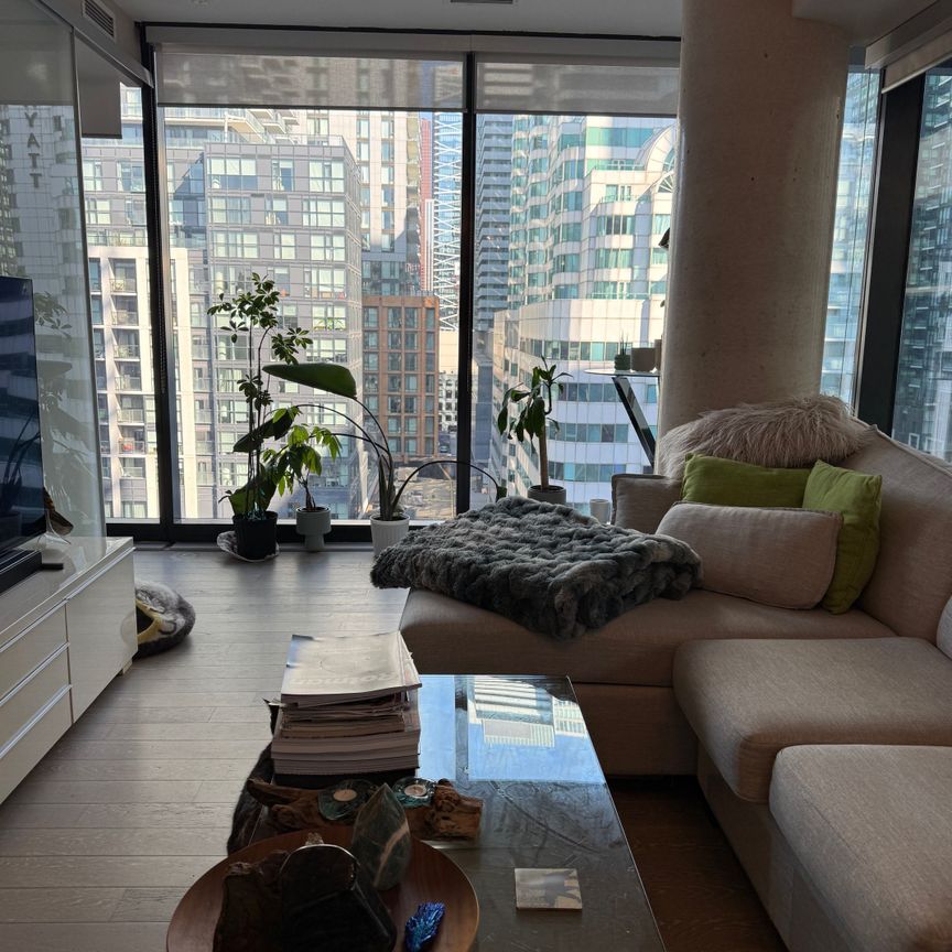 For Lease - 11 Charlotte Street Unit# 1007, Toronto, Ontario - Photo 1