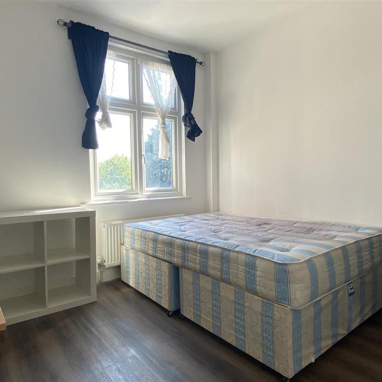 6 bedroom semi-detached house to rent - Photo 1