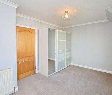 3 bedroom flat to rent - Photo 3