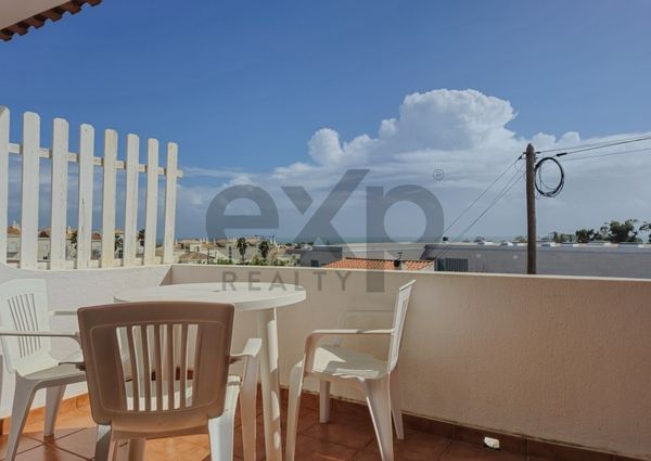 Apartamento T1 com Varanda e Vista Mar