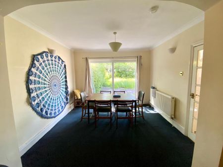 4 bedroom semi-detached house to rent - Photo 2