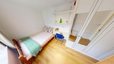 5 bedroom flat to rent - Photo 5