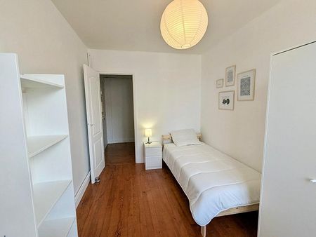 Location Appartement 4 pièces 67m² - Photo 4