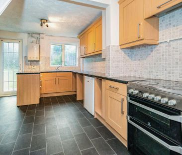 3 bedroom terraced house to rent - Photo 1