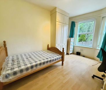 3 bedroom end of terrace house to rent - Photo 4