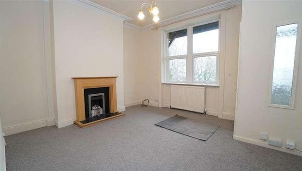 The Grove, Greengates, Bradford, BD10 - Photo 1