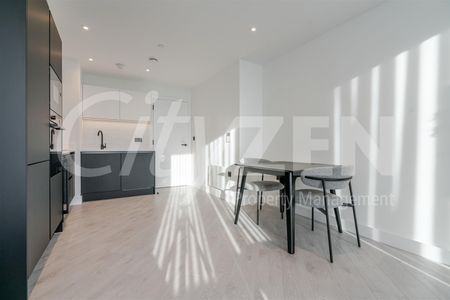 VISTA RIVER GARDENS, Trinity Way, Manchester - Photo 3