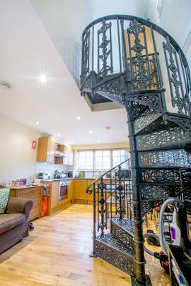 1 bedroom mews to rent - Photo 1