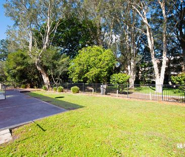 3 Bedroom Home in coveted Little Beach Location. - Photo 1