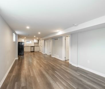 Spacious 2 Bedroom Lower Unit in St. Catharines!! - Photo 6