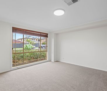 Immaculately Presented Family Home in Prime Glenwood Location! - Photo 3
