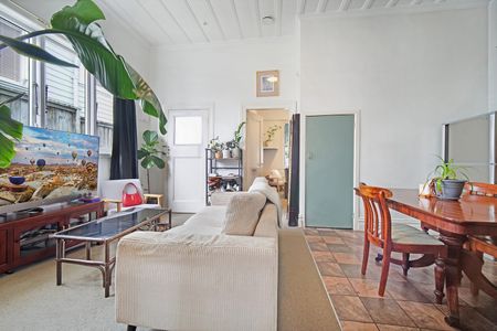 Character villa in Mt Eden - Photo 2