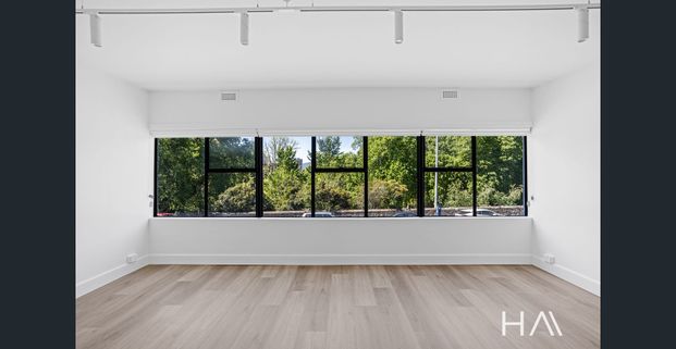 City Style, Smart Living – St David Residences with 4 Weeks Rent Free! - Photo 1