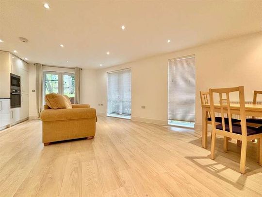 Morewood Close, Sevenoaks, TN13 - Photo 1