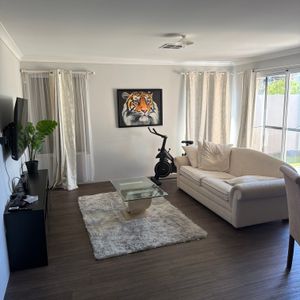 Ellenbrook - Photo 2