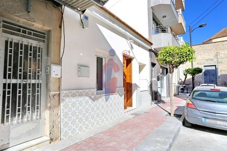 Alquiler de casa o chalet independiente en Calle Vicente Ramos, 6 - Photo 4