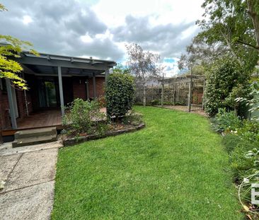 SPACIOUS FAMILY LIVING IN POPULAR ALFREDTON - Photo 1