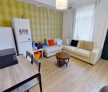 Ebor Mount, Hyde Park - Photo 3