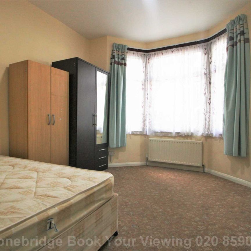 Price £1,250 pcm - Available Now - Part Furnished - Photo 1