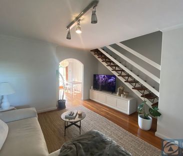 Fully Furnished Townhouse in amazing location - Photo 2