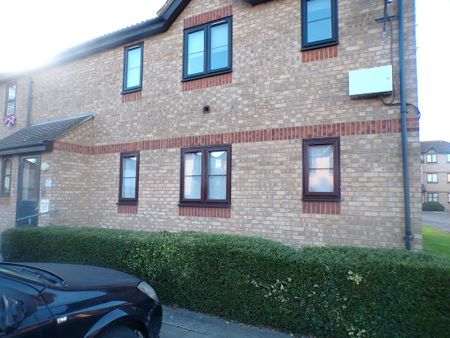 Studio to rent - Photo 5