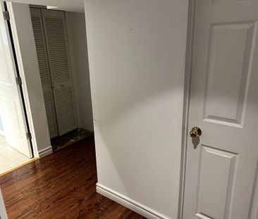 For Lease - 46 Ilfracombe Crescent, Toronto, Ontario - Photo 3