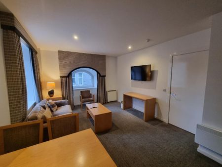 1 bedroom flat to rent - Photo 2