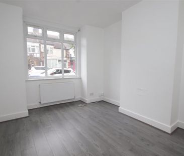 2 bedroom end of terrace house to rent - Photo 1