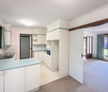 Charming & Convenient Living in the Heart of Toukley - Photo 6