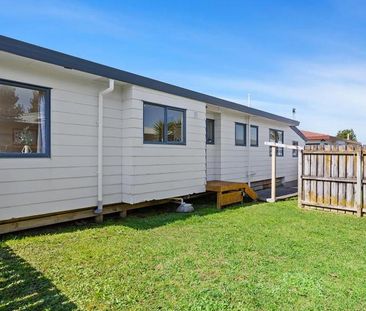 Three bedroom home in Clendon! - Photo 2