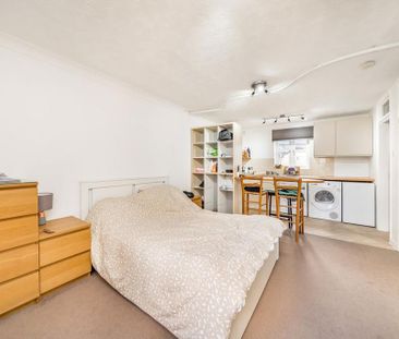Studio to rent - Photo 2