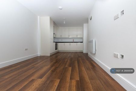 1 bedroom flat to rent - Photo 4
