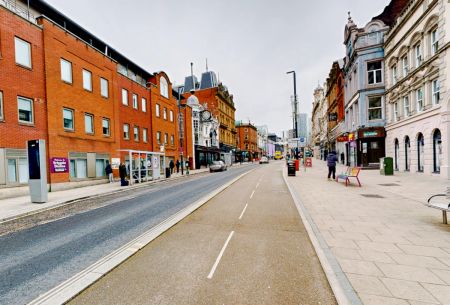 Large Studio Terrace Upper Floor - Photo 5