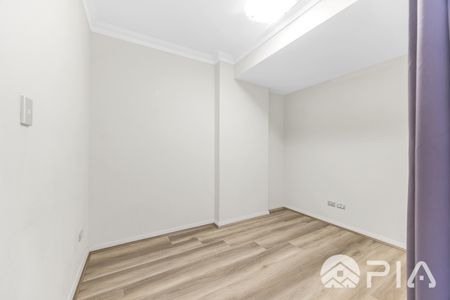 Brand-New Timber Flooring, Three-Bedroom Apartment Plus Study, Walking Distance to Norwest Train Station - Photo 4