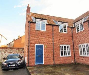 2 bedroom Town house To Let - Photo 4