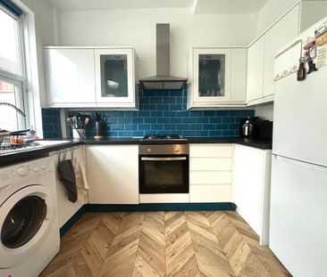 3 bedroom semi-detached house to rent - Photo 6