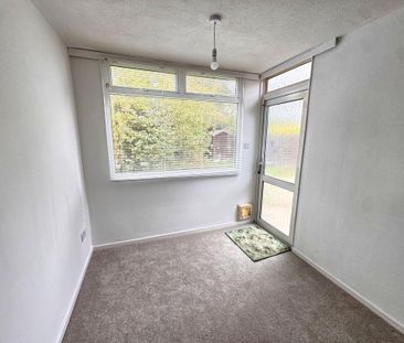 2 bedroom semi-detached house to rent - Photo 4