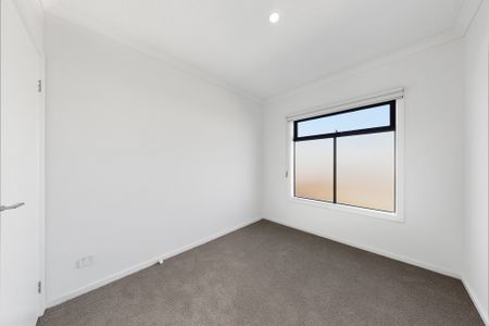 28 Jandakot Walk, Point Cook VIC 3030 - Townhouse For Rent | Domain - Photo 3