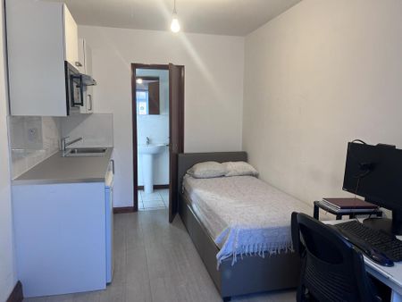 Studio to rent - Photo 5