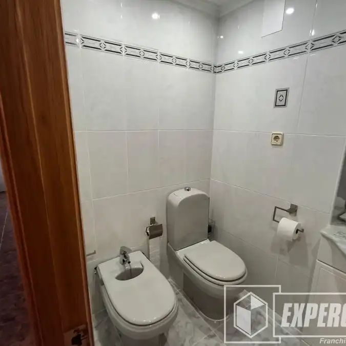 Silla - Photo 1