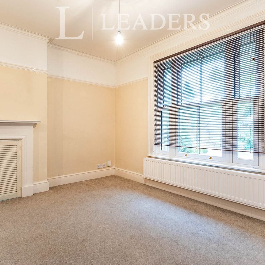 2 bedroom flat to rent Blackborough Road, Reigate, RH2 - Photo 1