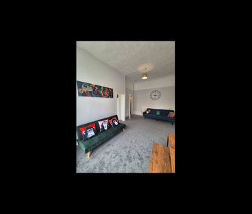 3 Bed Flat, Kremlin Drive, L13 - Photo 1
