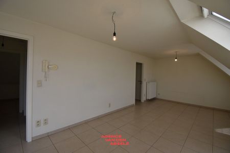 Zeer mooi appartement in centrum Moerbrugge! - Foto 2