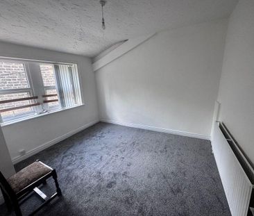 4 bedroom terraced house to rent - Photo 5